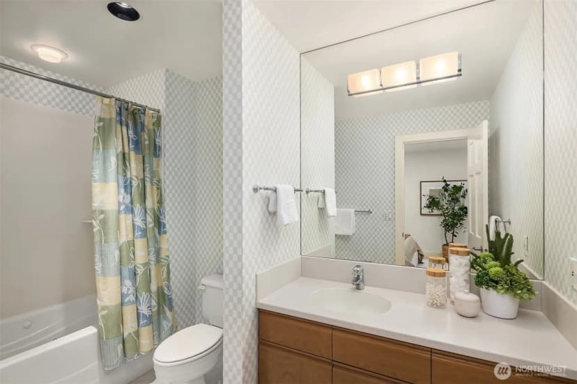 Property photo for 1716 Bellevue Way Ne, Bellevue photo 31