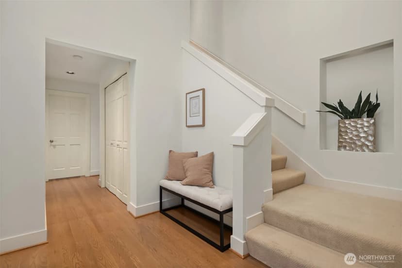 Property photo for 1716 Bellevue Way Ne, Bellevue photo 22