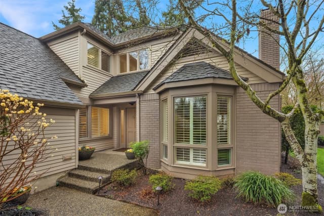 Property photo for 1716 Bellevue Way Ne, Bellevue photo 2