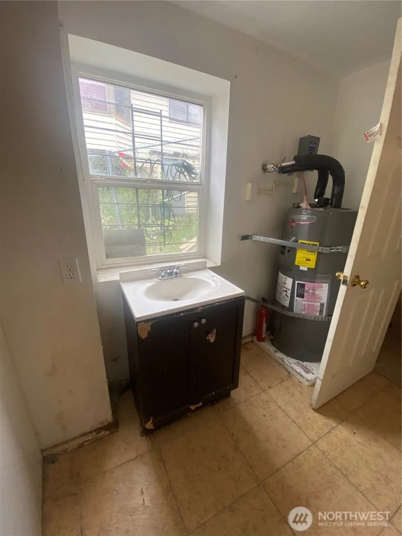 Property photo for 3625 15th Avenue S, Seattle photo 11