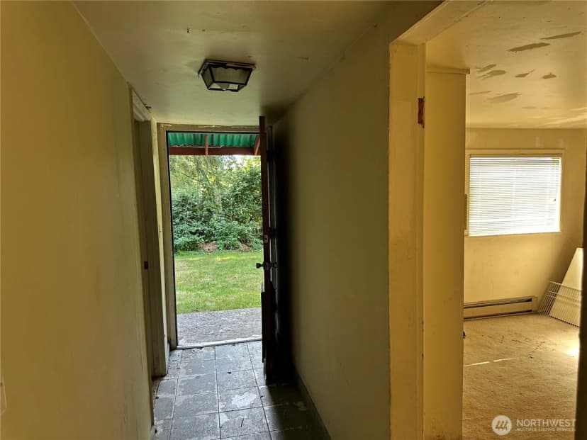 Property photo for 15833 15th Avenue Ne, Shoreline photo 14