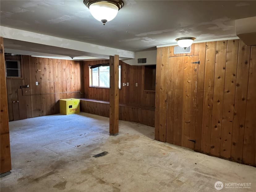 Property photo for 15833 15th Avenue Ne, Shoreline photo 12