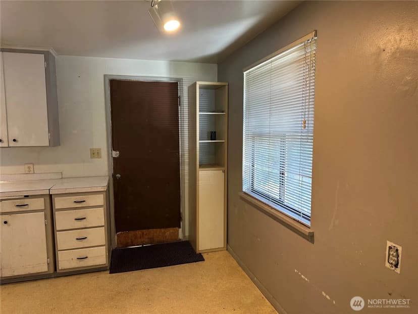 Property photo for 15833 15th Avenue Ne, Shoreline photo 9