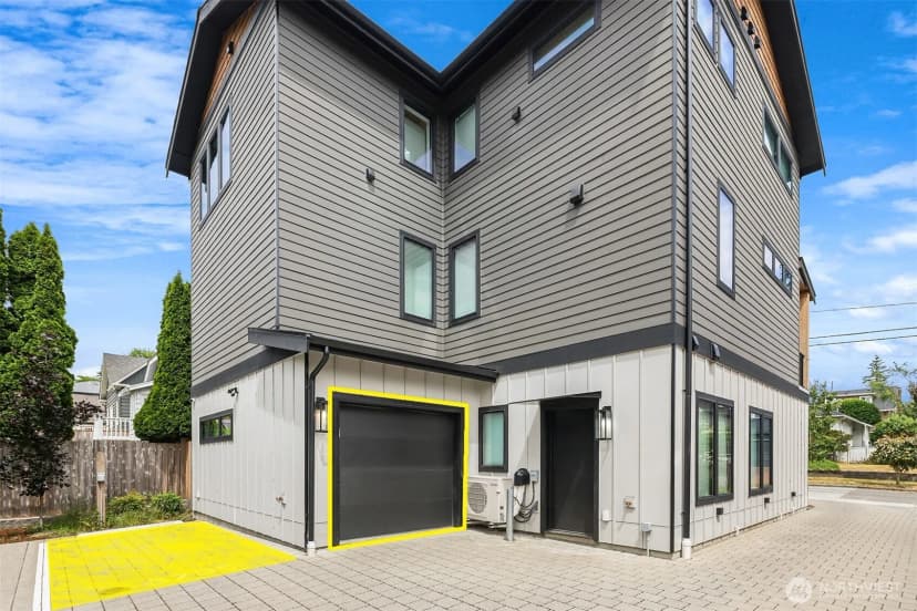 Property photo for 6735 11th Avenue Nw, Seattle photo 22