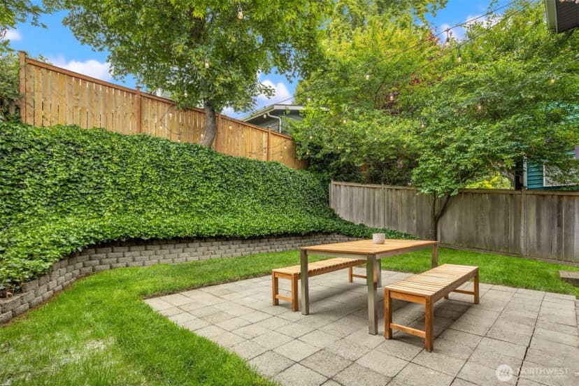 Property photo for 325 23rd Avenue E, Seattle photo 31