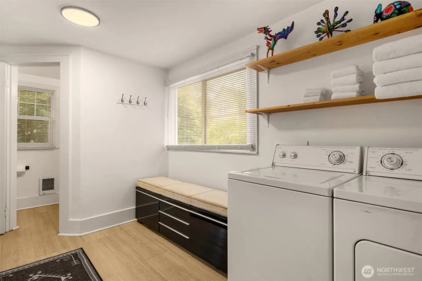 Property photo for 325 23rd Avenue E, Seattle photo 34