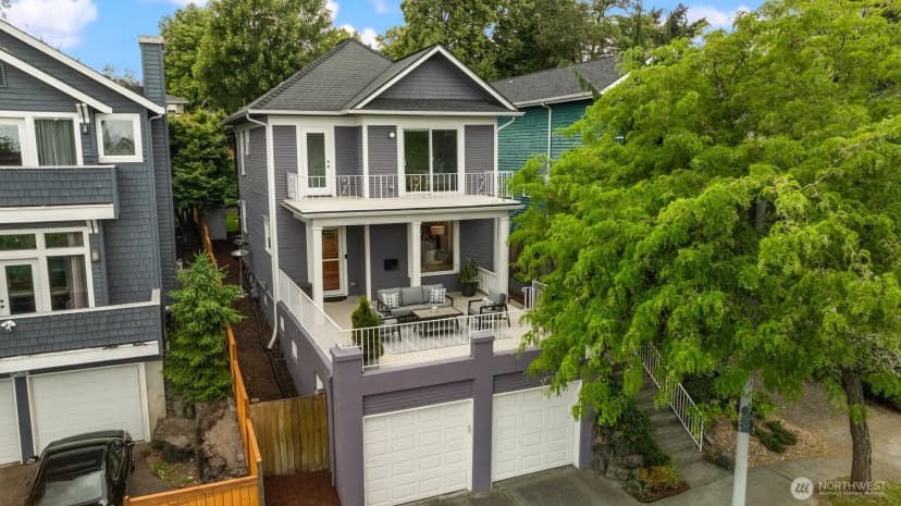 Property photo for 325 23rd Avenue E, Seattle
