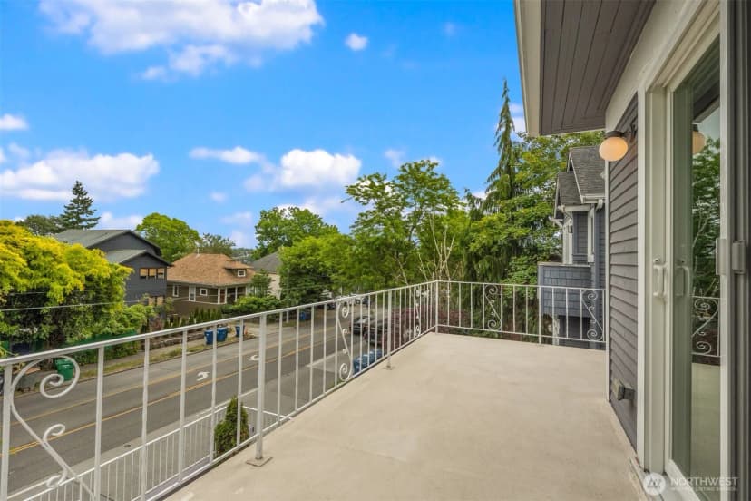 Property photo for 325 23rd Avenue E, Seattle photo 27