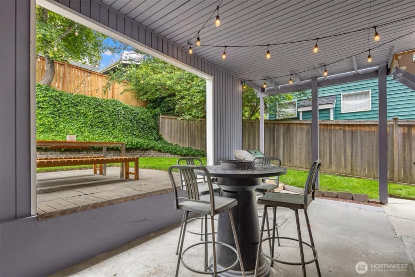 Property photo for 325 23rd Avenue E, Seattle photo 30