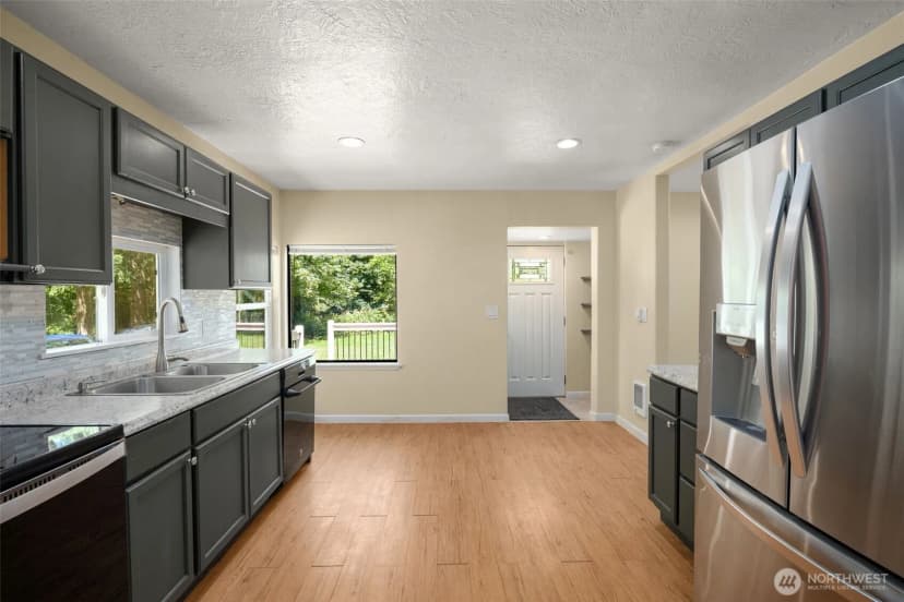 Property photo for 2703 25th Street Sw, Puyallup photo 11