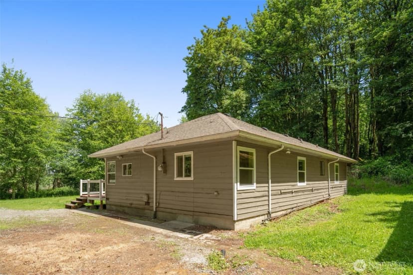 Property photo for 2703 25th Street Sw, Puyallup photo 20