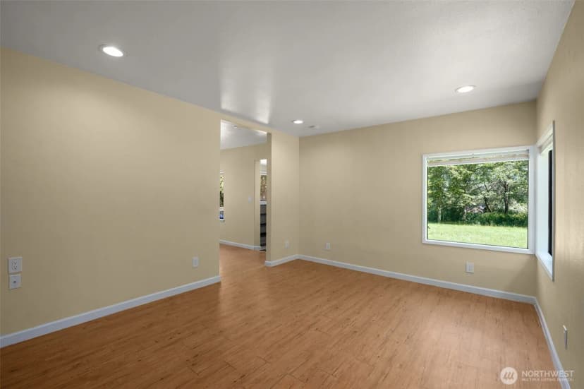 Property photo for 2703 25th Street Sw, Puyallup photo 8