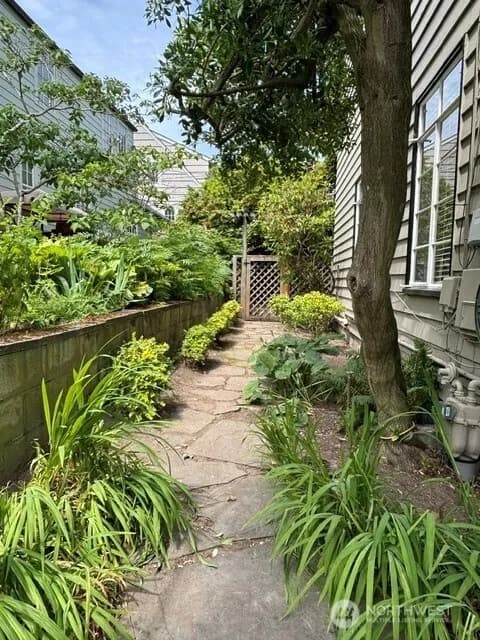 Property photo for 2612 W Galer Street, Seattle photo 11