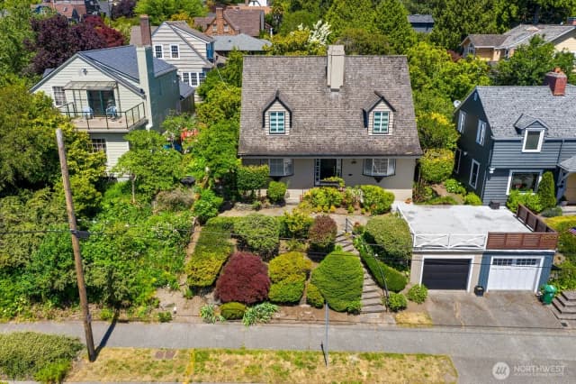 Property photo for 2612 W Galer Street, Seattle photo 2