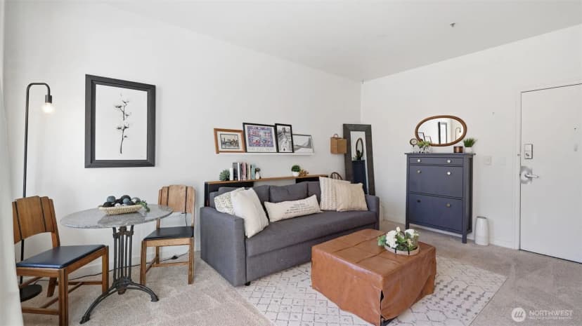 Property photo for 2414 1st Avenue #702, Seattle photo 8