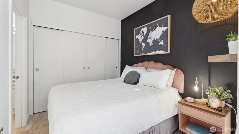 Property photo for 2414 1st Avenue #702, Seattle photo 15