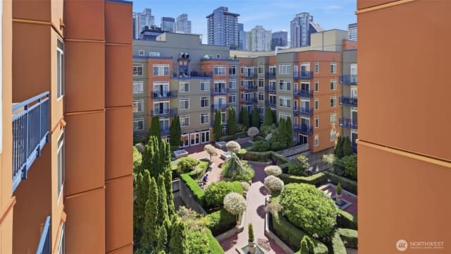 Property photo for 2414 1st Avenue #702, Seattle photo 5