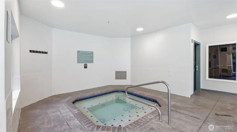 Property photo for 2414 1st Avenue #702, Seattle photo 19