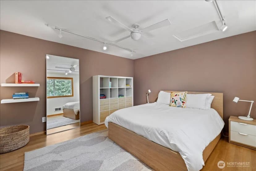 Property photo for 6144 Ne 194th Place, Kenmore photo 16