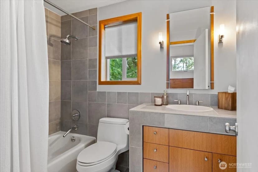 Property photo for 6144 Ne 194th Place, Kenmore photo 17