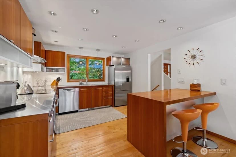 Property photo for 6144 Ne 194th Place, Kenmore photo 10