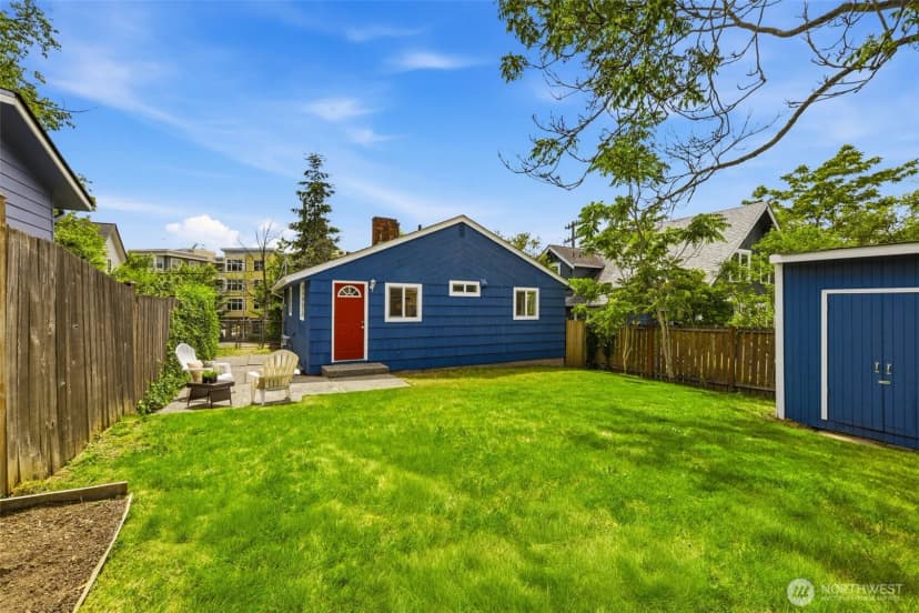 Property photo for 2722 Ne Blakeley Street, Seattle photo 5