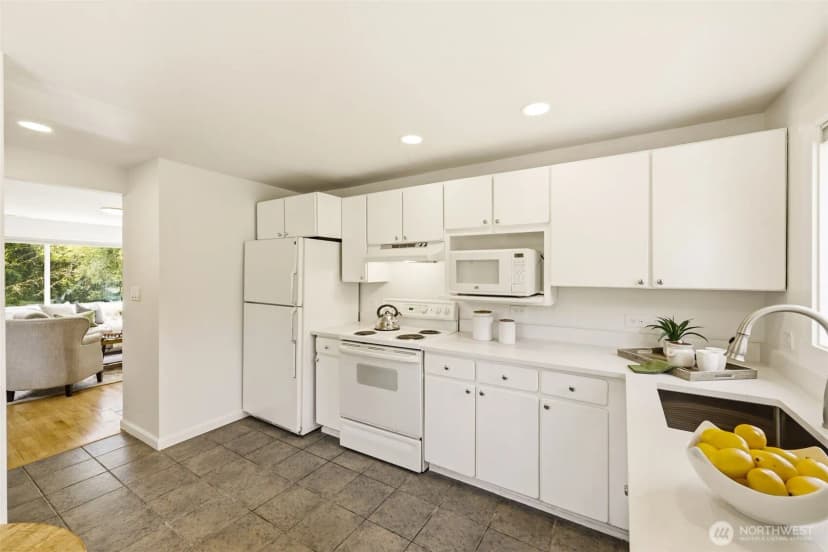 Property photo for 2722 Ne Blakeley Street, Seattle photo 14