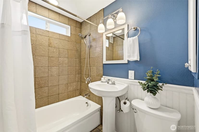 Property photo for 2722 Ne Blakeley Street, Seattle photo 19