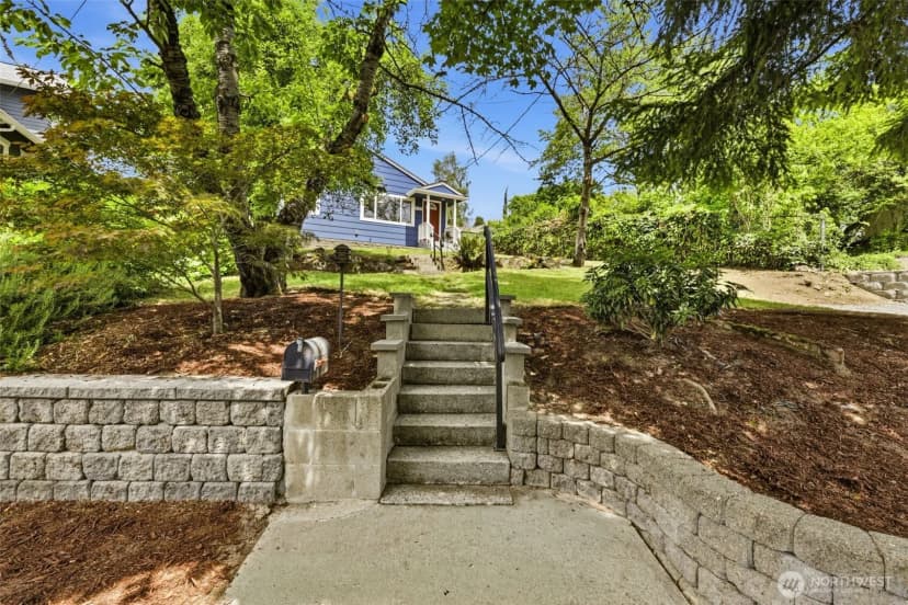 Property photo for 2722 Ne Blakeley Street, Seattle photo 29