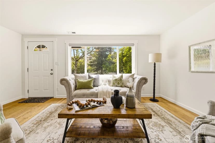 Property photo for 2722 Ne Blakeley Street, Seattle photo 9