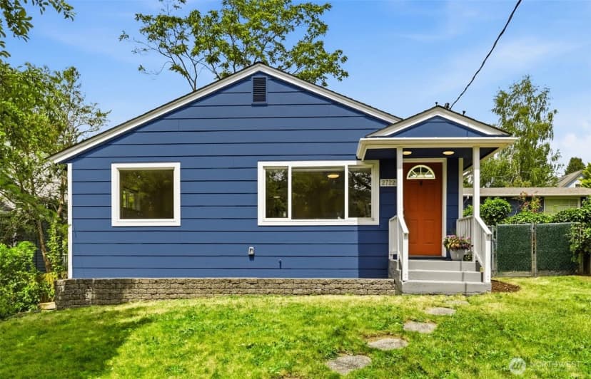 Property photo for 2722 Ne Blakeley Street, Seattle photo 4