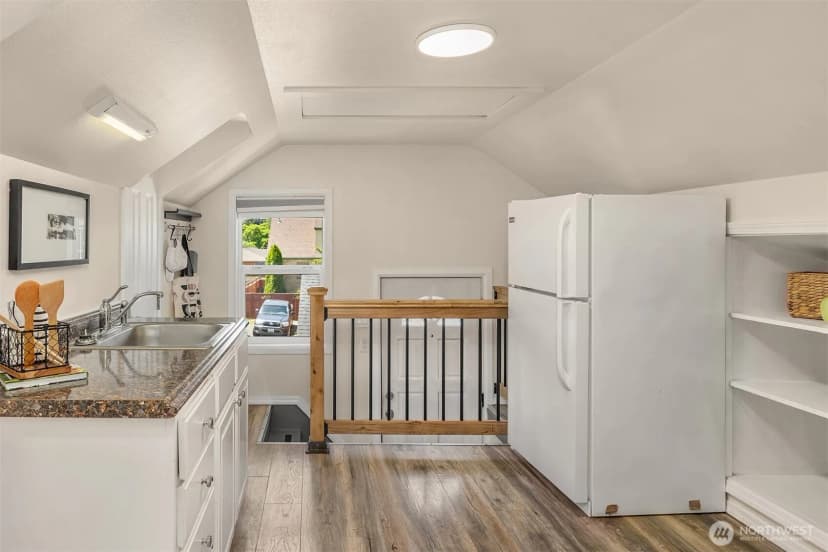 Property photo for 251 Meadow Avenue N, Renton photo 15