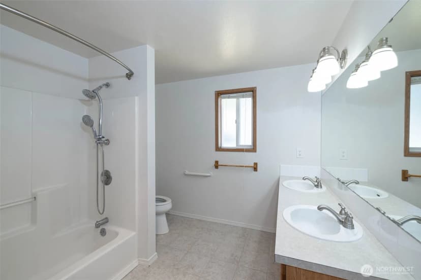 Property photo for 731 S Broadway Street, Westport photo 10