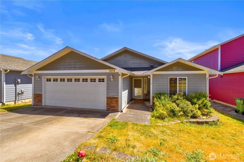Property photo for 1379 Ne Big Berry Loop, Oak Harbor photo 6