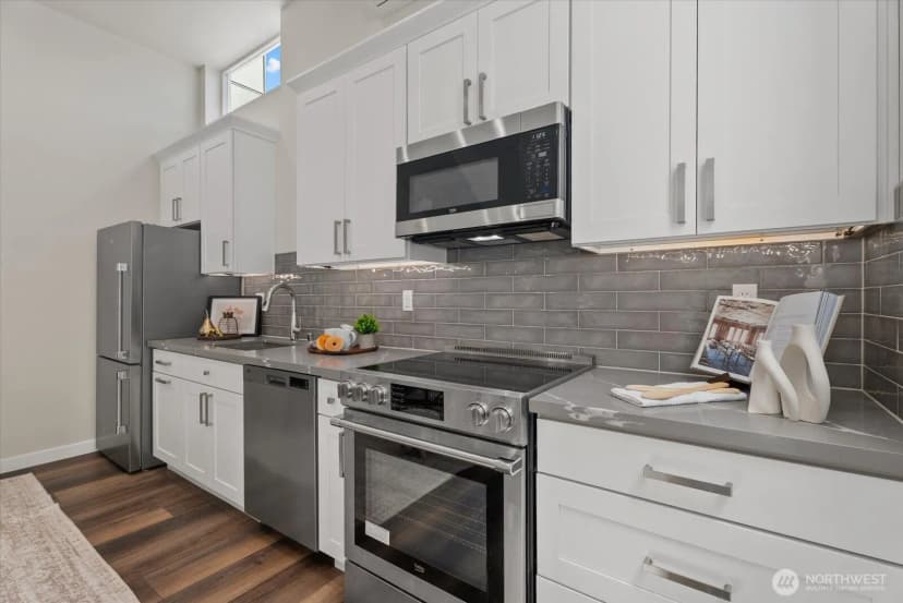 Property photo for 513 S Sullivan Street, Seattle photo 12