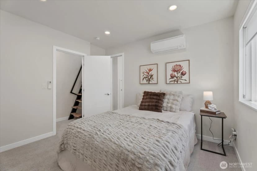 Property photo for 513 S Sullivan Street, Seattle photo 17