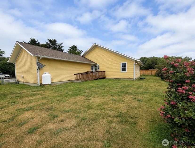 Property photo for 105 22nd Street Ne, Long Beach photo 28