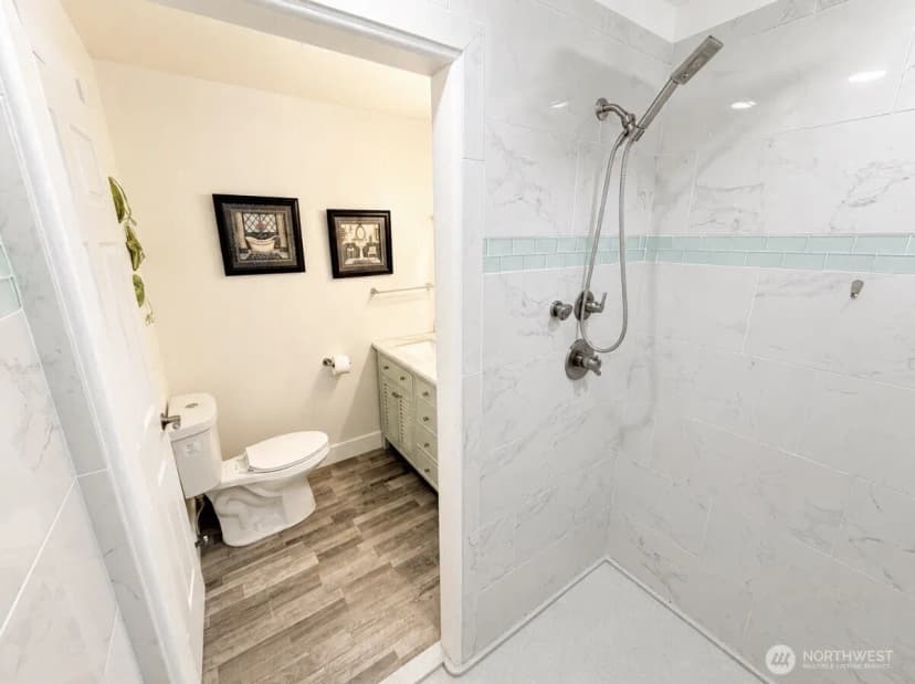Property photo for 105 22nd Street Ne, Long Beach photo 17