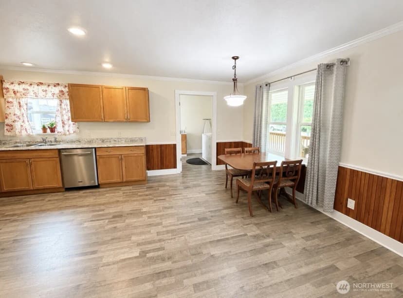 Property photo for 105 22nd Street Ne, Long Beach photo 20
