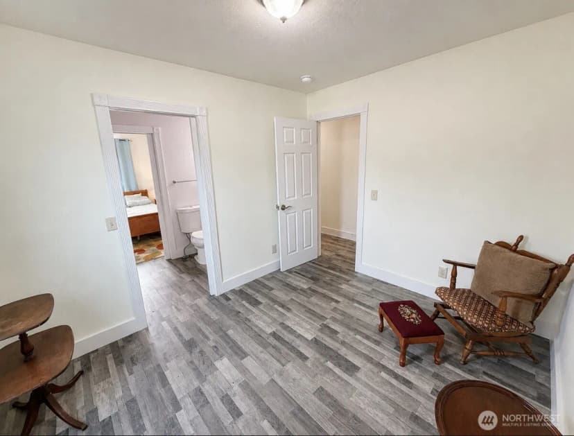 Property photo for 105 22nd Street Ne, Long Beach photo 8