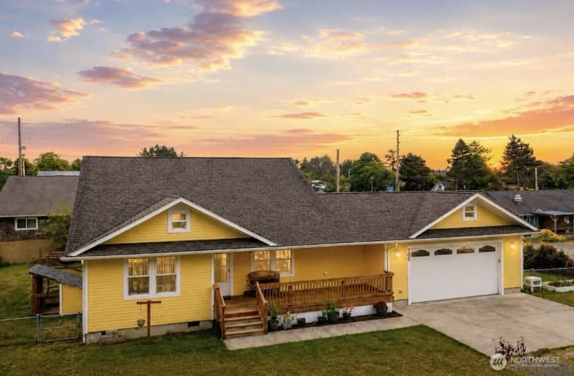 Property photo for 105 22nd Street Ne, Long Beach