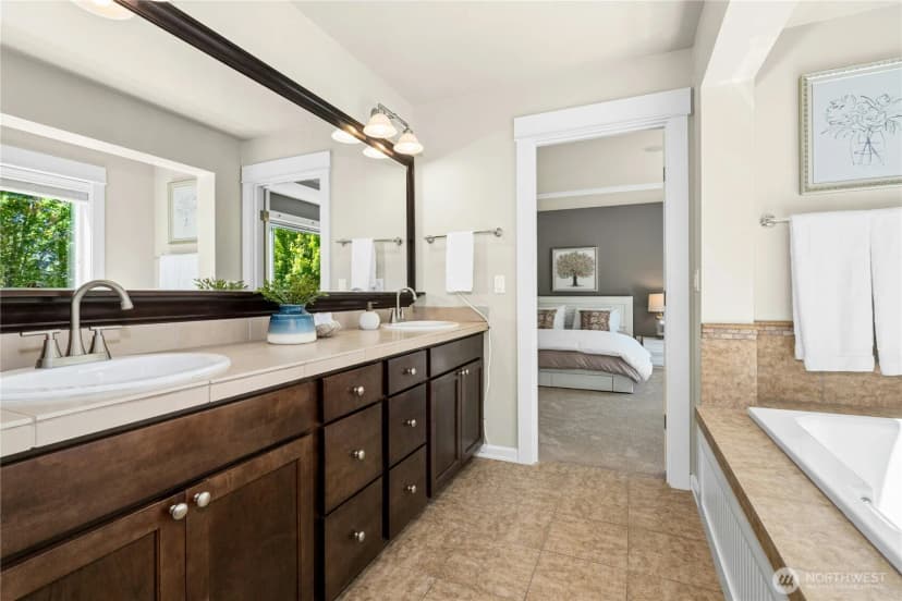 Property photo for 5080 163rd Place Se, Bellevue photo 18