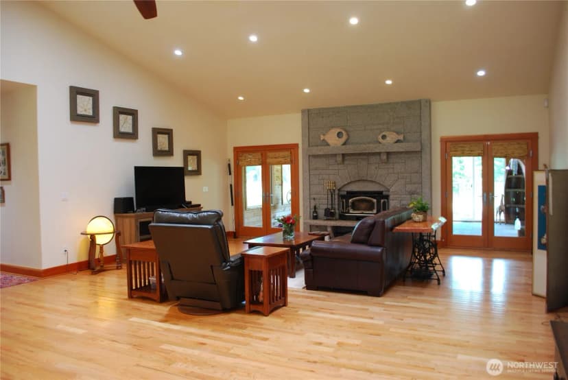 Property photo for 11310 Harris Rd Se, Yelm photo 4