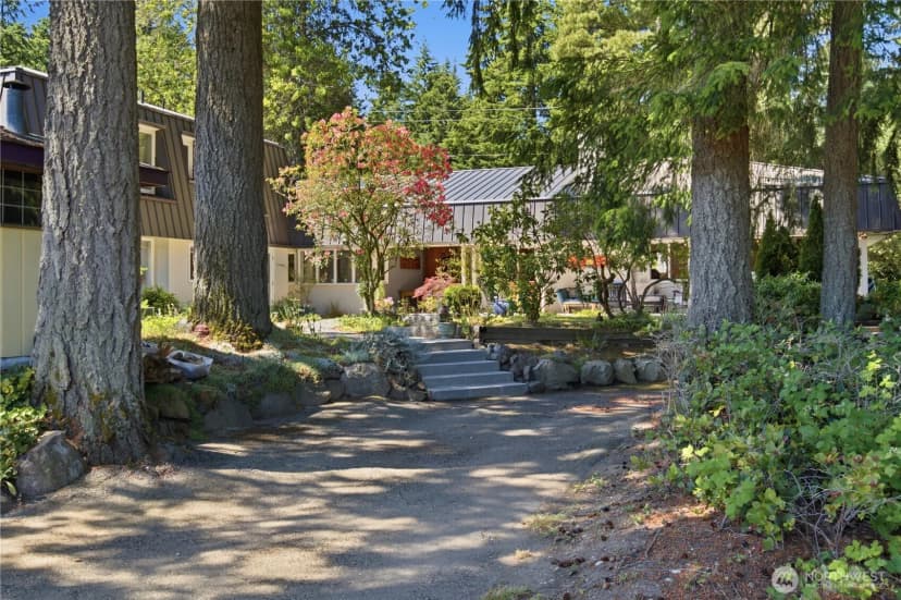 Property photo for 3050 Se Mullenix Road, Port Orchard