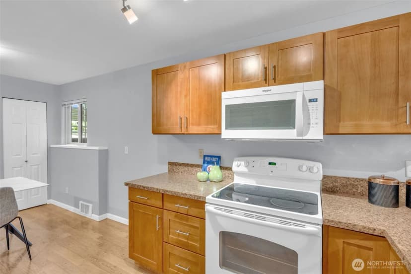 Property photo for 605 5th Street #b102, Kirkland photo 9