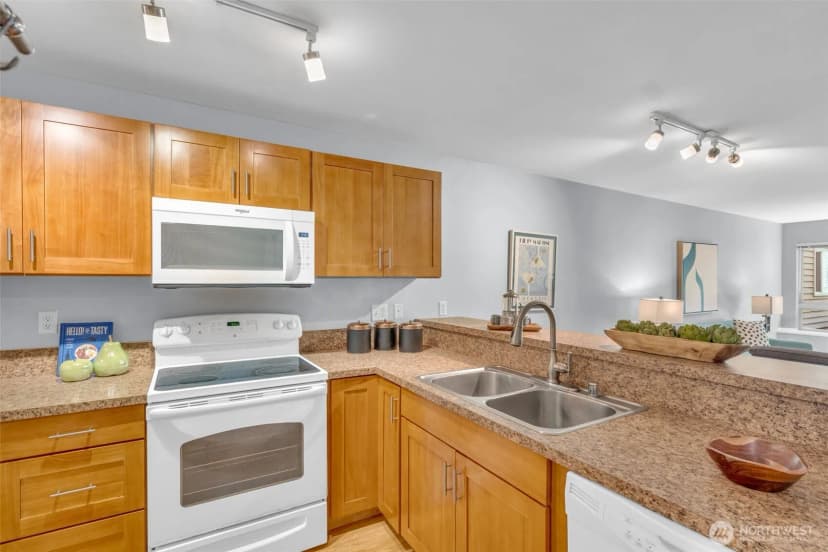 Property photo for 605 5th Street #b102, Kirkland photo 8