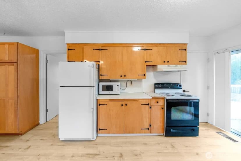 Property photo for 12836 160th Avenue Se, Renton photo 7