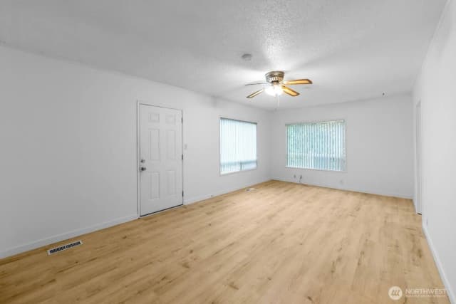 Property photo for 12836 160th Avenue Se, Renton photo 3