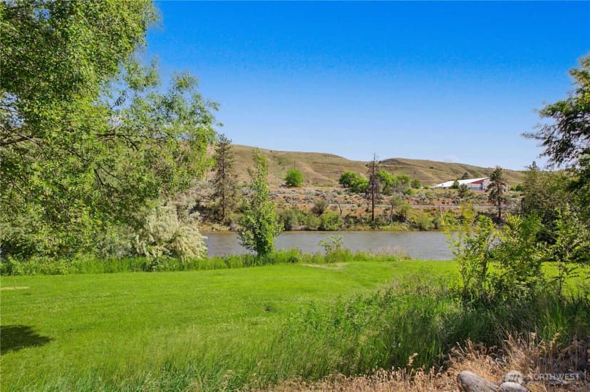 Property photo for 873 1st Avenue S, Okanogan photo 2