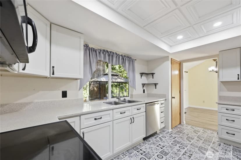 Property photo for 8210 University Point Circle Ne, Bremerton photo 12